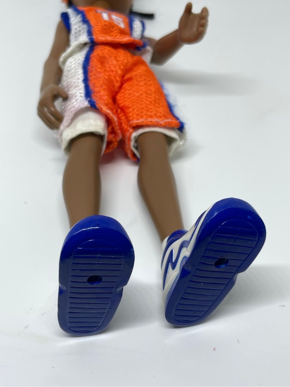 Bratz Basketball Dylan with Orange & Blue Uniform - MGA - Picture 4 of 4